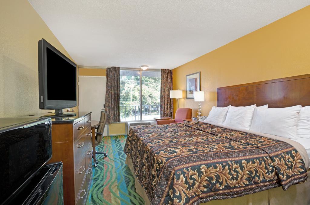Days Inn By Wyndham Norfolk Military Circle Eksteriør billede